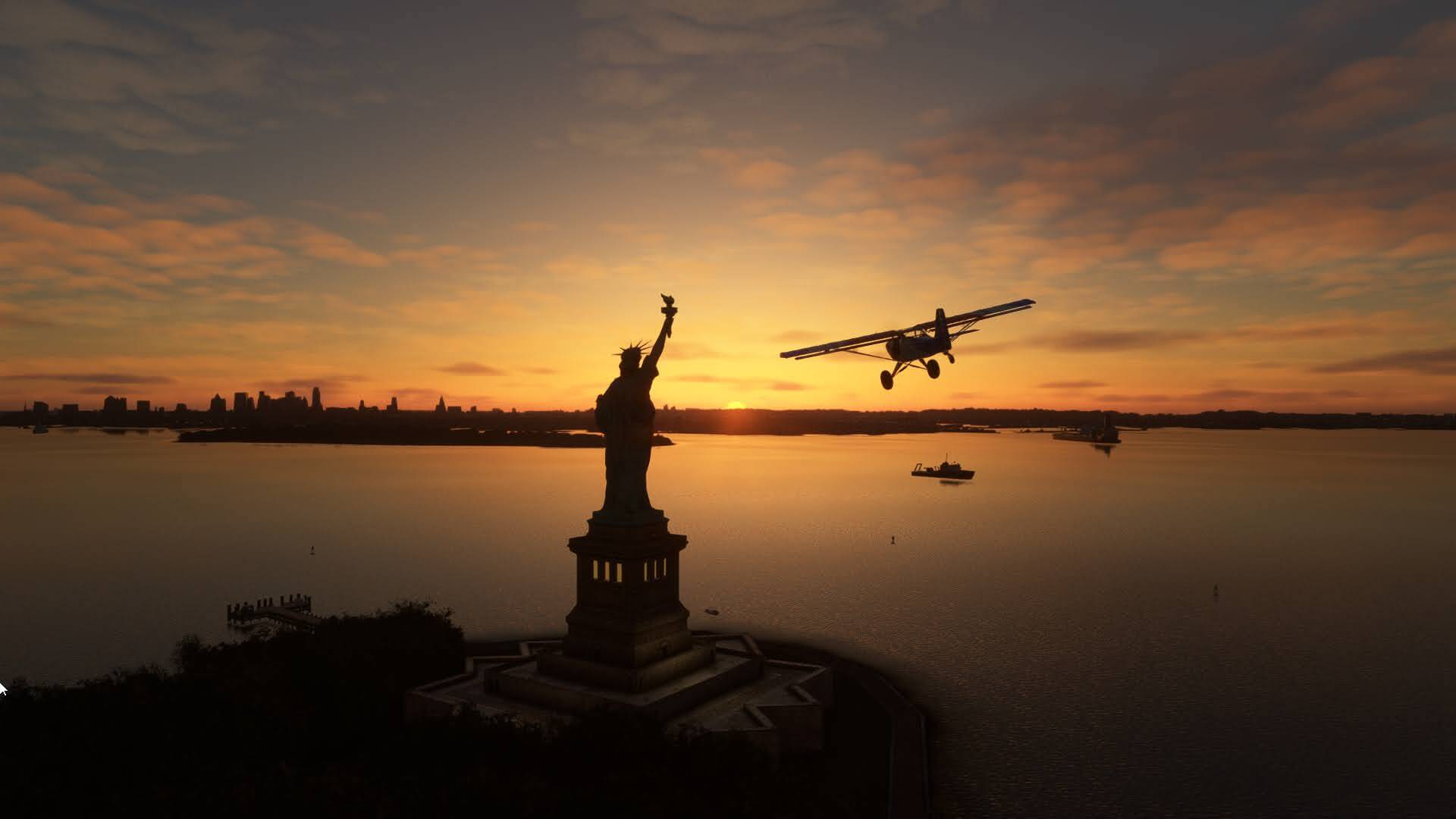 A General Aviation aircraft passes the Statue of Liberty